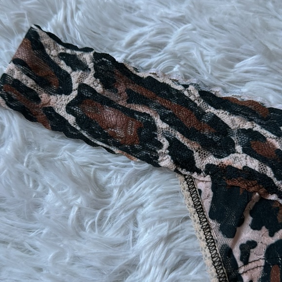 (3) Hanky Panky lowrise thong - Picture 10 of 12